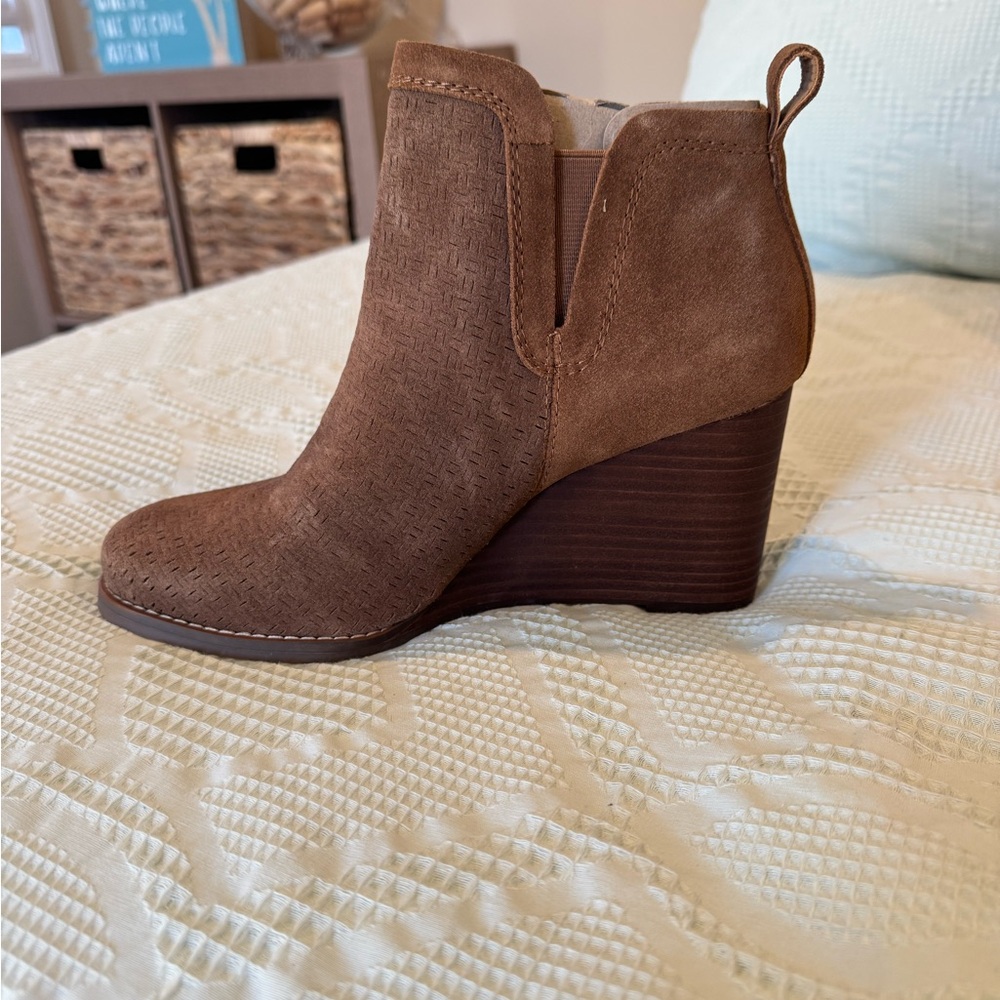 Crown Vintage Vectoria Booties - Brunette 8